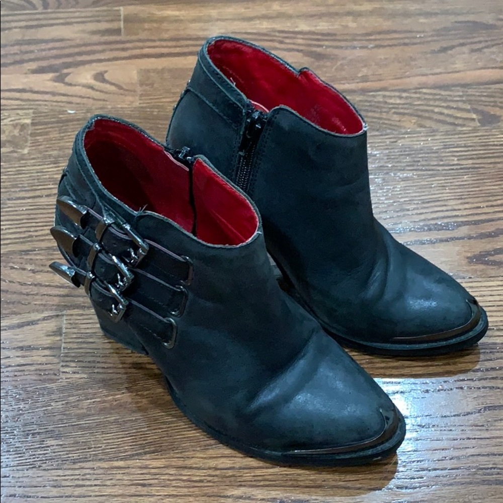 🖤jeffrey campbell vintage brand booties🖤